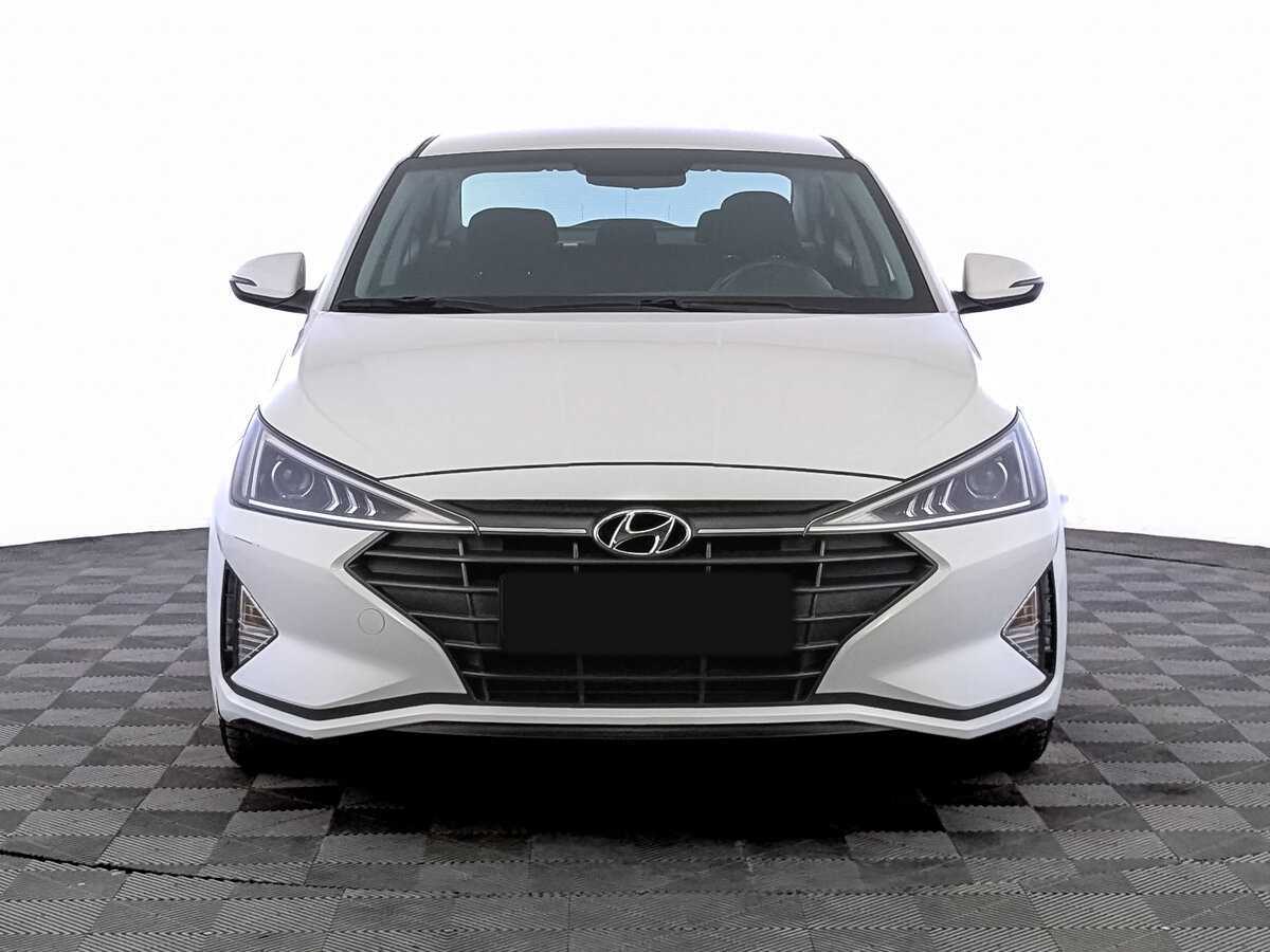 Hyundai Elantra 2019 года с пробегом. Фото: #1
