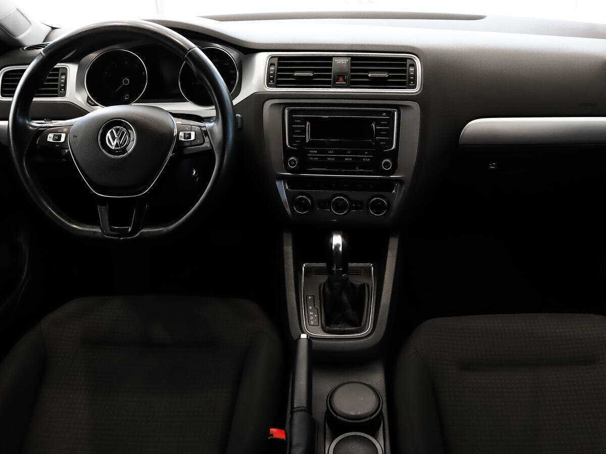 Volkswagen Jetta 2017 года с пробегом. Фото: #11