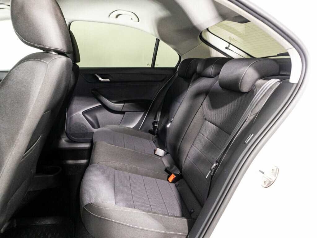 Skoda Rapid 2015 года с пробегом. Фото: #9