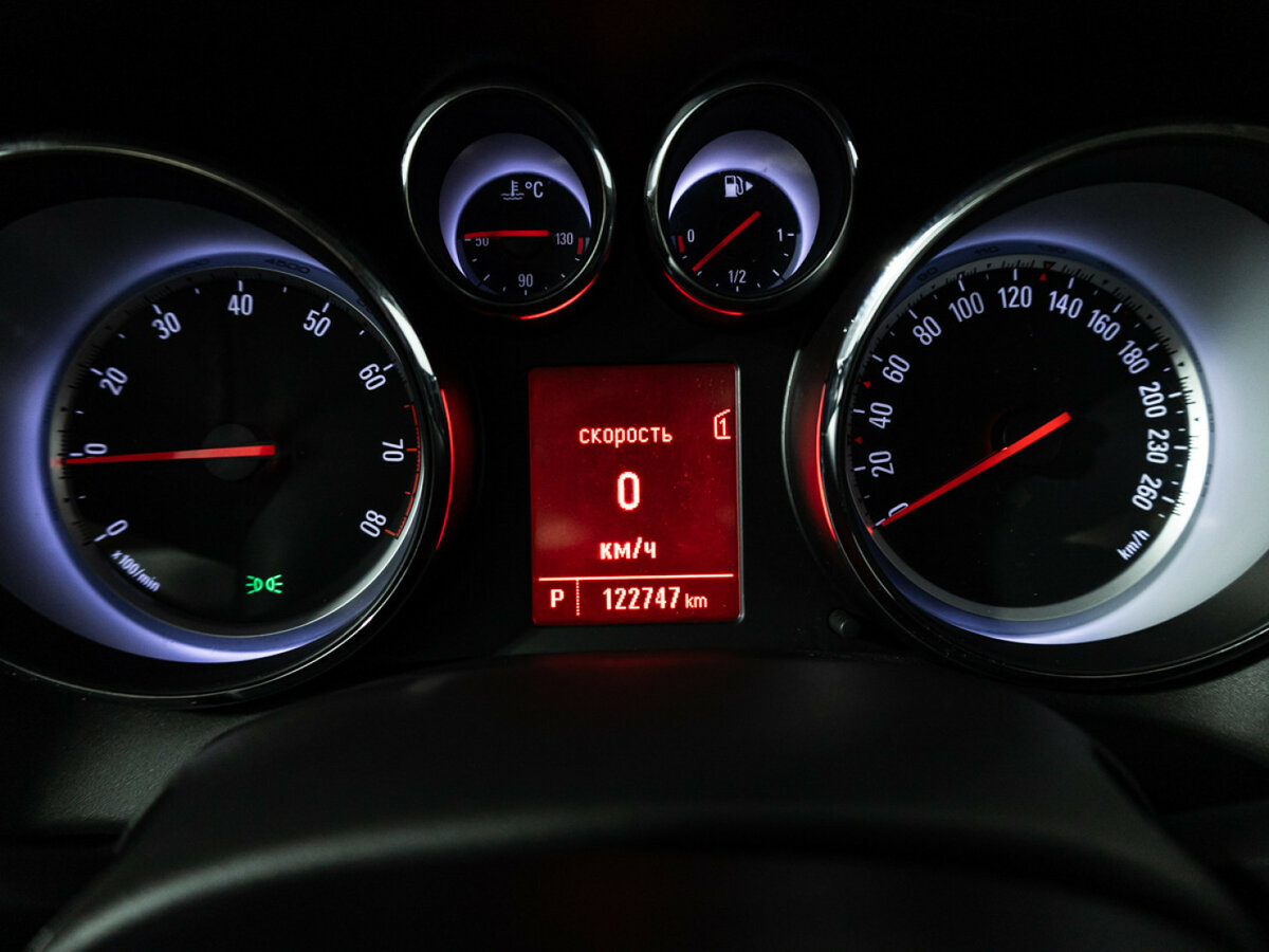 Opel Astra 2012 года с пробегом. Фото: #11