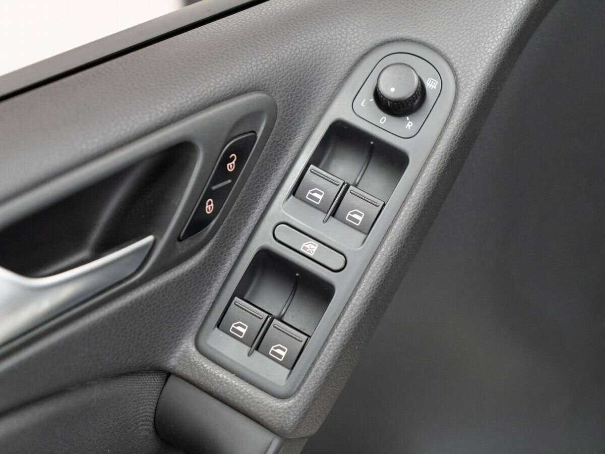 Volkswagen Golf 2012 года с пробегом. Фото: #13