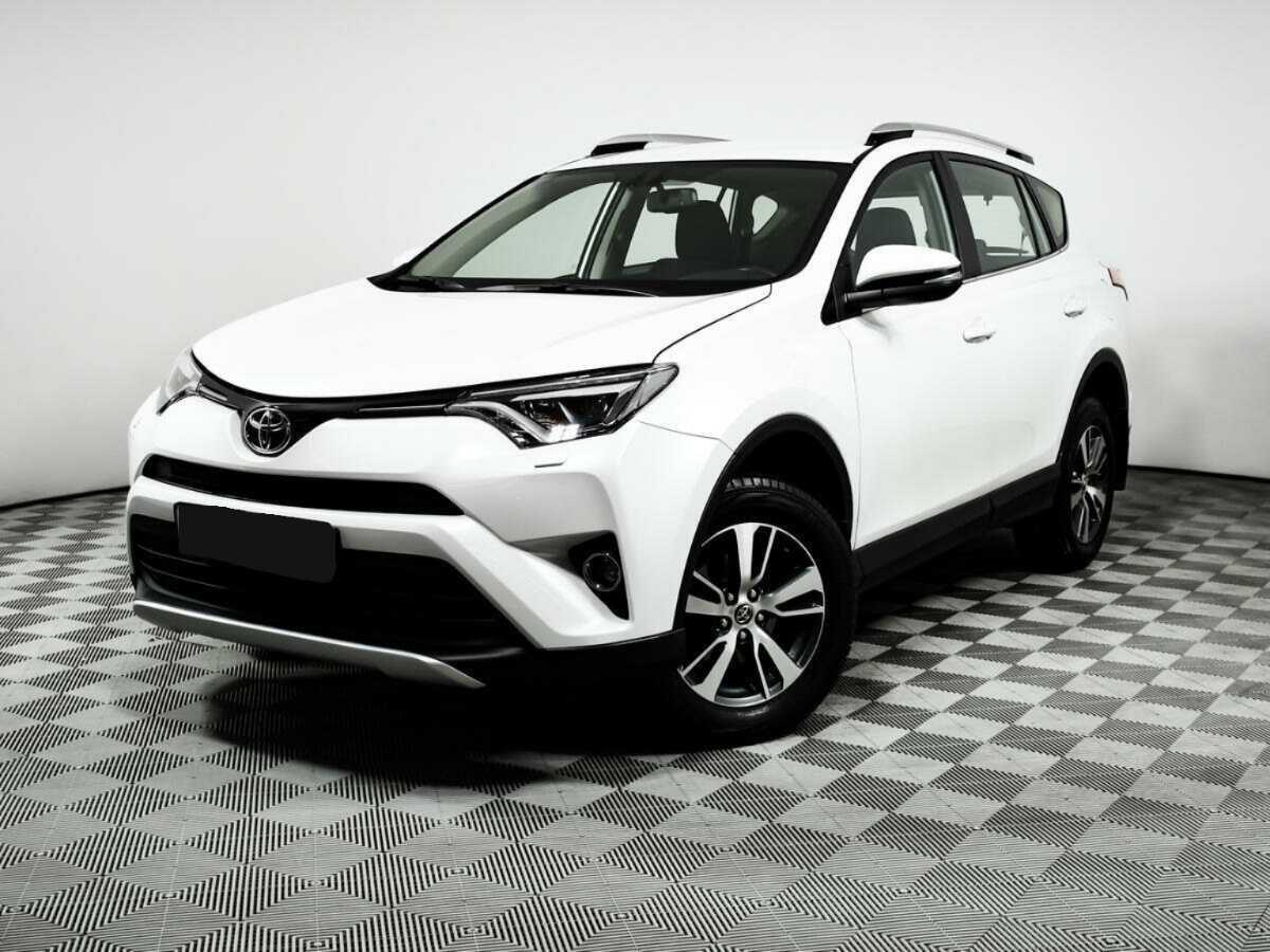 Toyota RAV4 2018 года с пробегом. Посмотреть фото