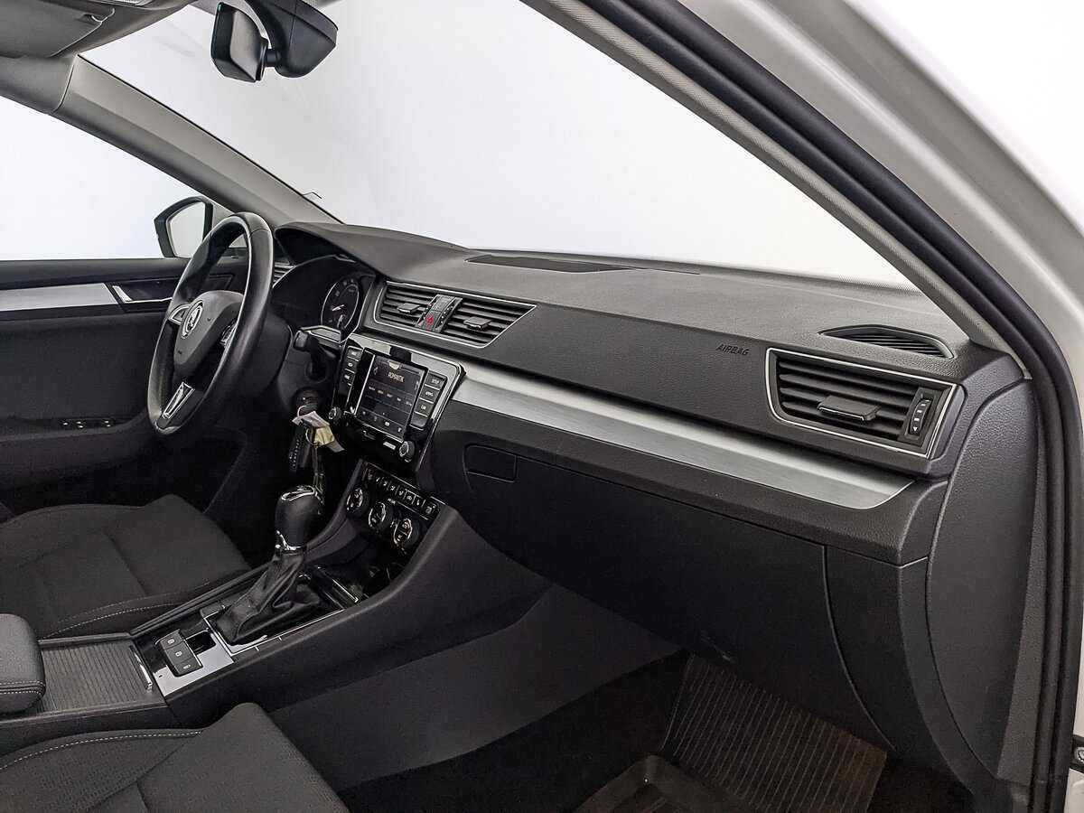 Skoda Superb 2017 года с пробегом. Фото: #12