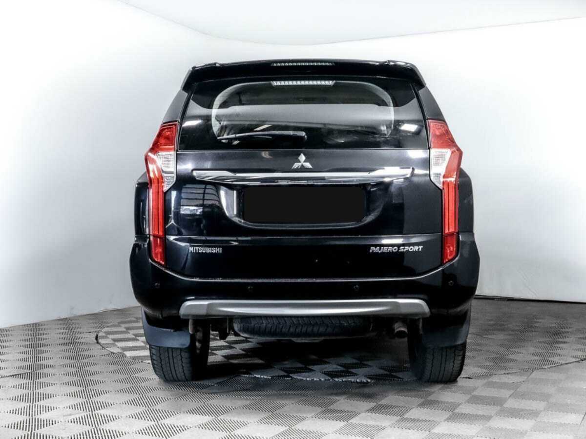 Mitsubishi Pajero Sport 2018 года с пробегом. Фото: #4