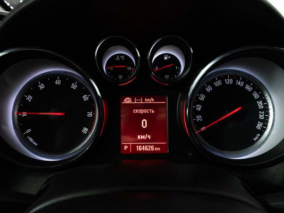 Opel Astra 2014 года с пробегом. Фото: #11