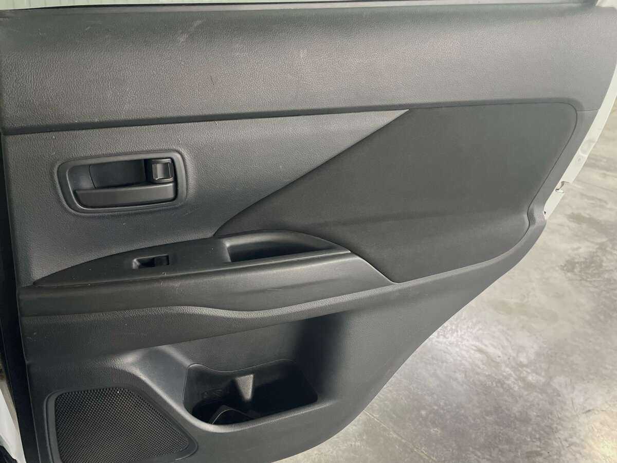 Mitsubishi Outlander 2013 года с пробегом. Фото: #19