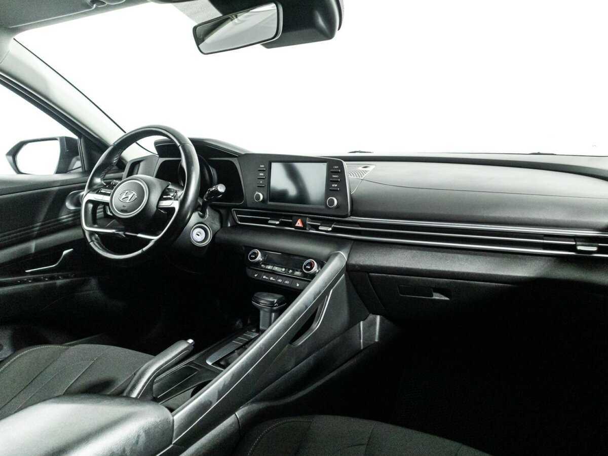 Hyundai Elantra 2021 года с пробегом. Фото: #8