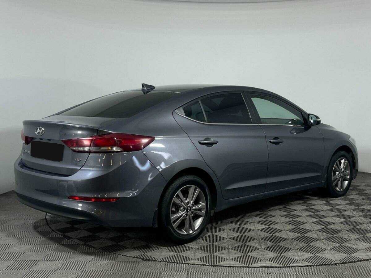 Hyundai Elantra 2018 года с пробегом. Фото: #4