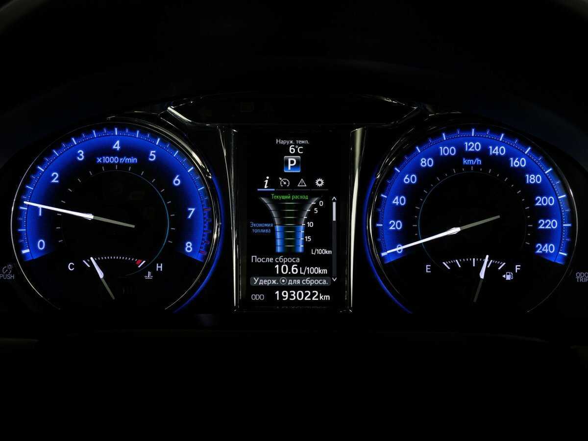 Toyota Camry 2015 года с пробегом. Фото: #18