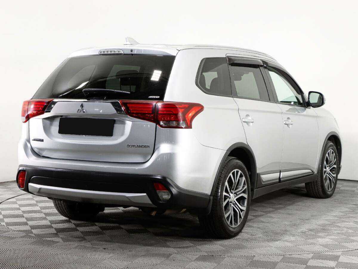 Mitsubishi Outlander 2018 года с пробегом. Фото: #3