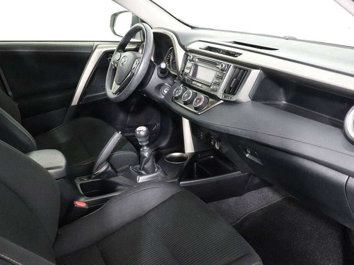 Toyota RAV4 2015 года с пробегом. Фото: #6
