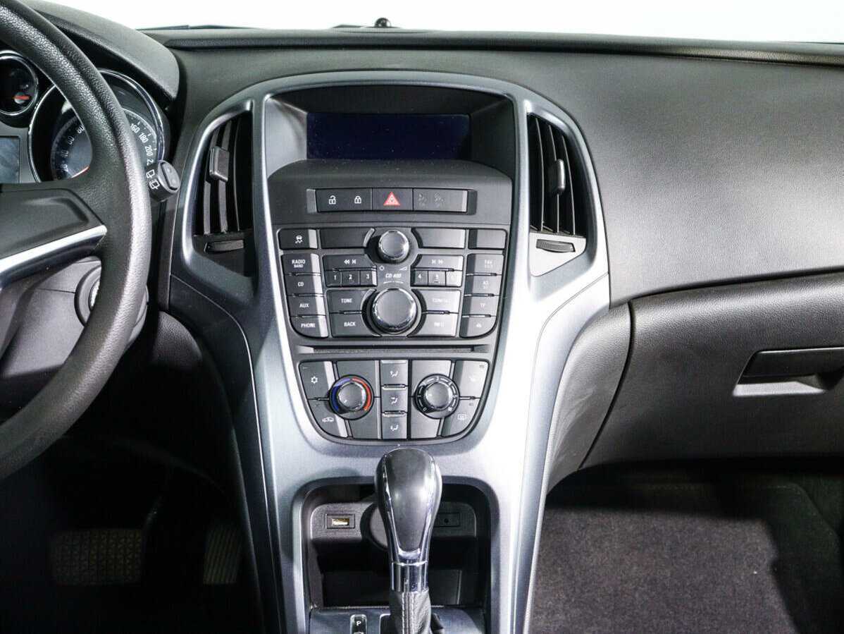 Opel Astra 2012 года с пробегом. Фото: #12