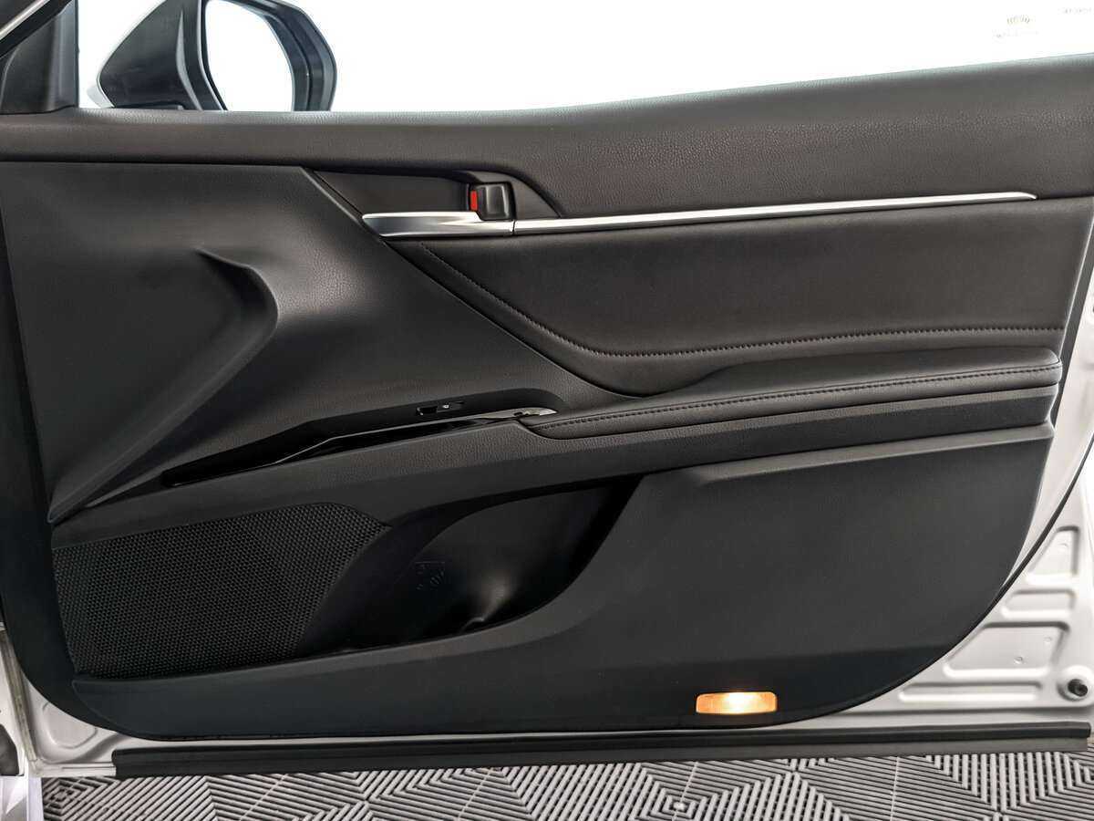 Toyota Camry 2020 года с пробегом. Фото: #24