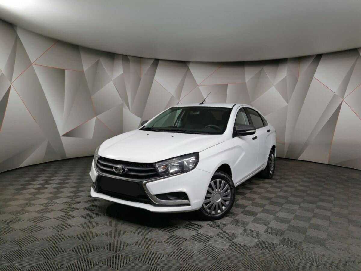 Lada (ВАЗ) Vesta 2017 года с пробегом. Посмотреть фото