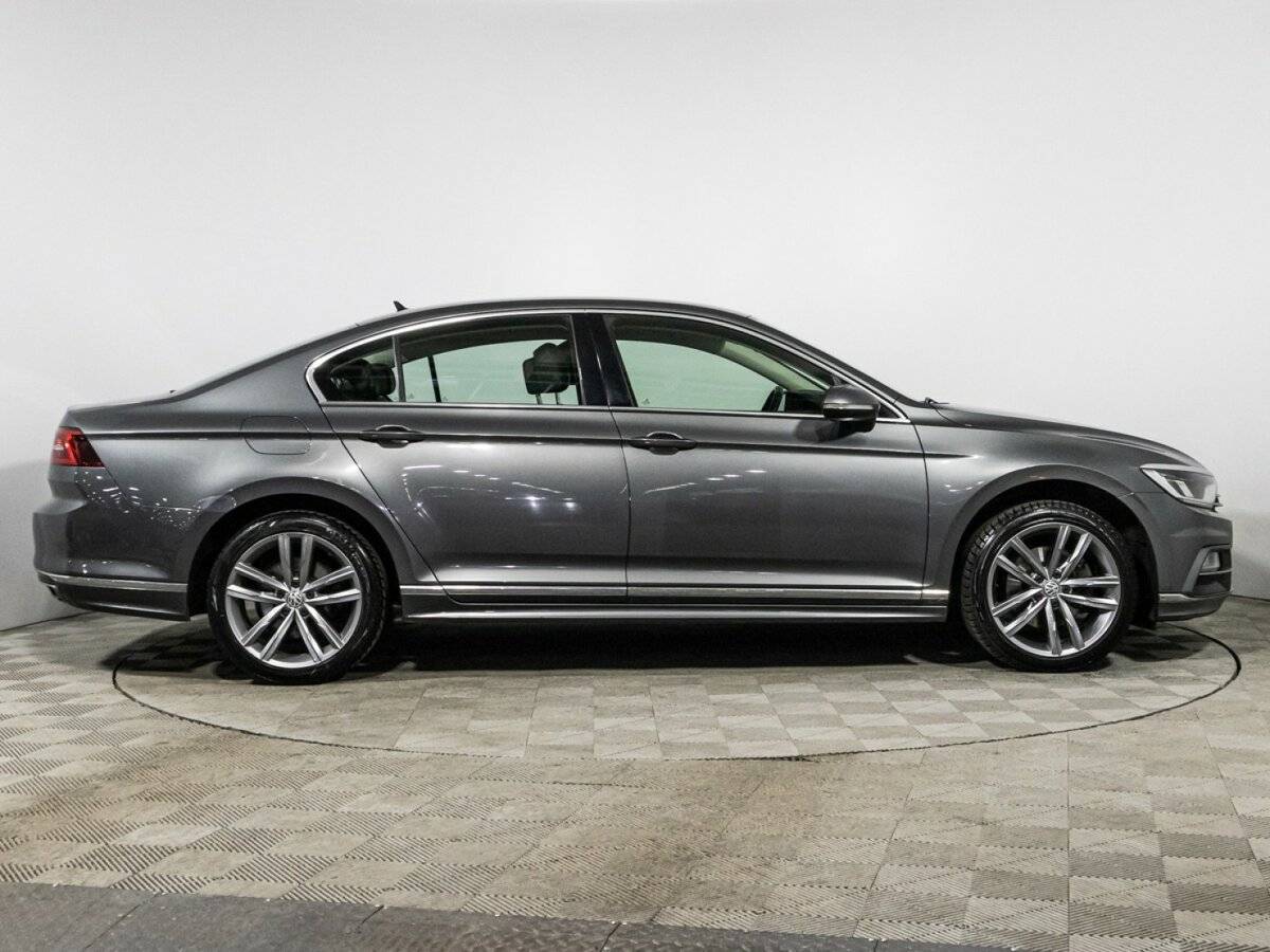 Volkswagen Passat 2017 года с пробегом. Фото: #3