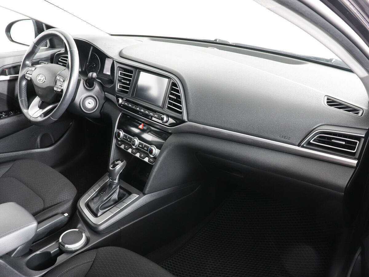 Hyundai Elantra 2019 года с пробегом. Фото: #9