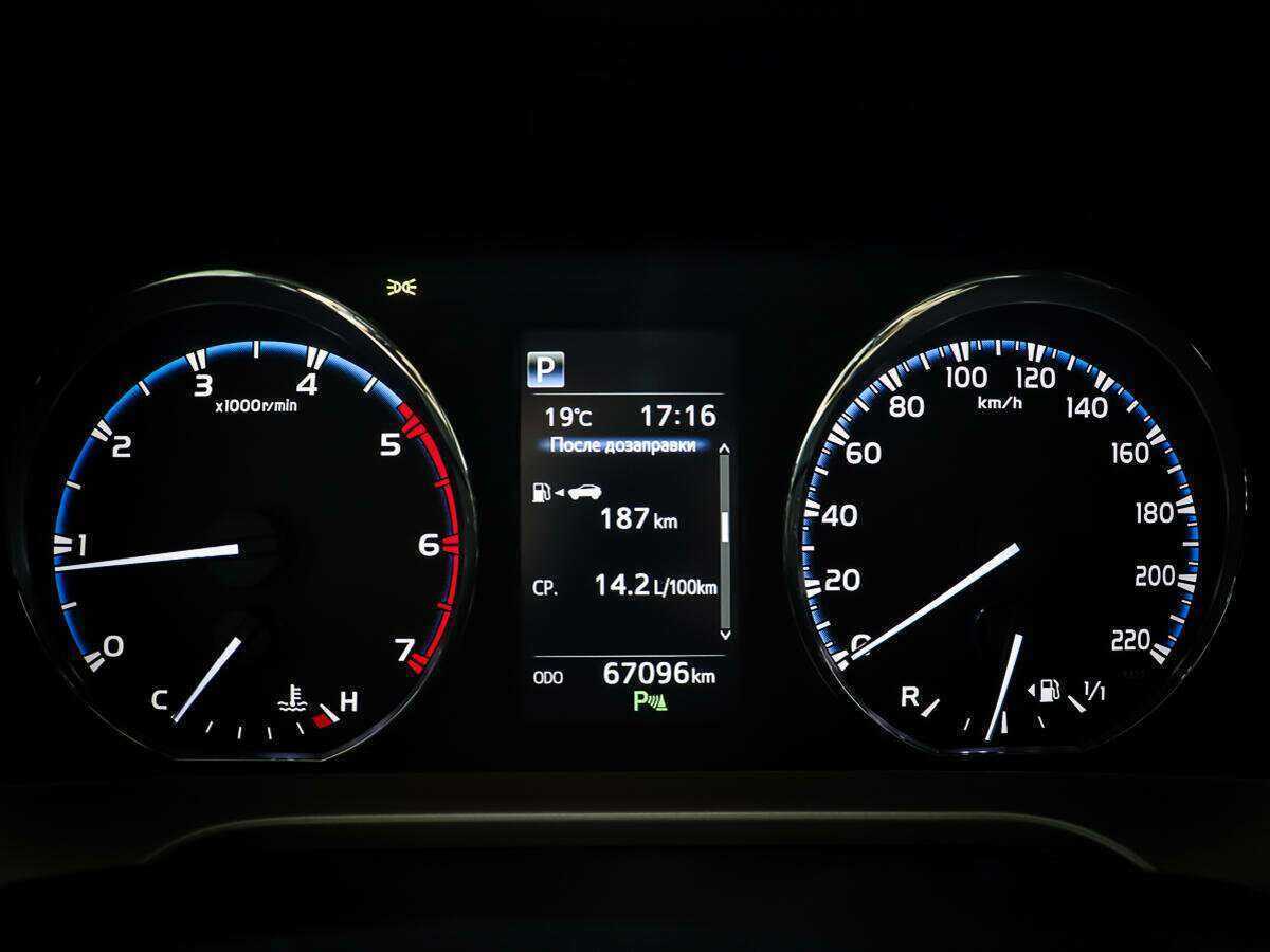 Toyota RAV4 2018 года с пробегом. Фото: #13