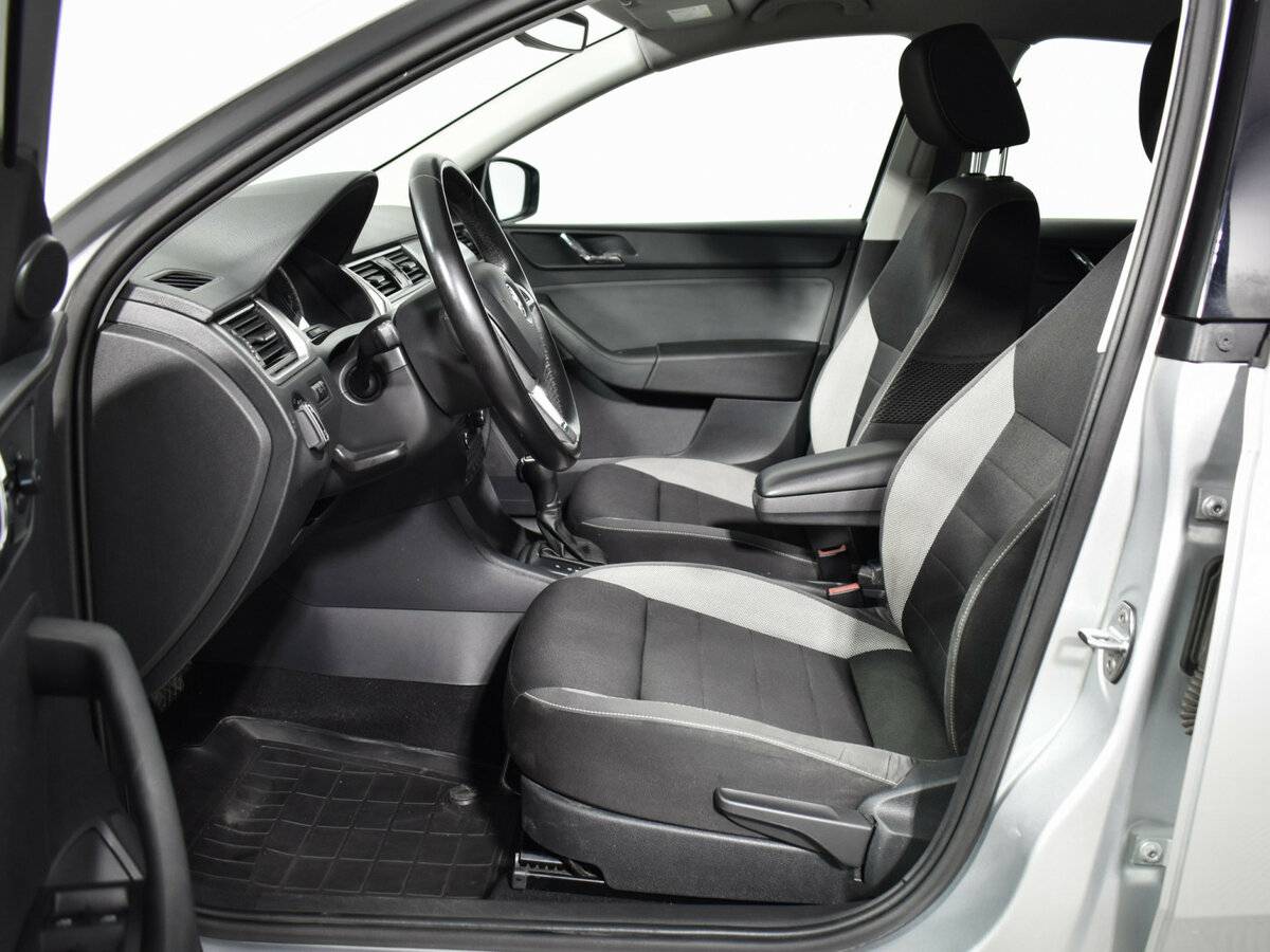 Skoda Rapid 2017 года с пробегом. Фото: #9