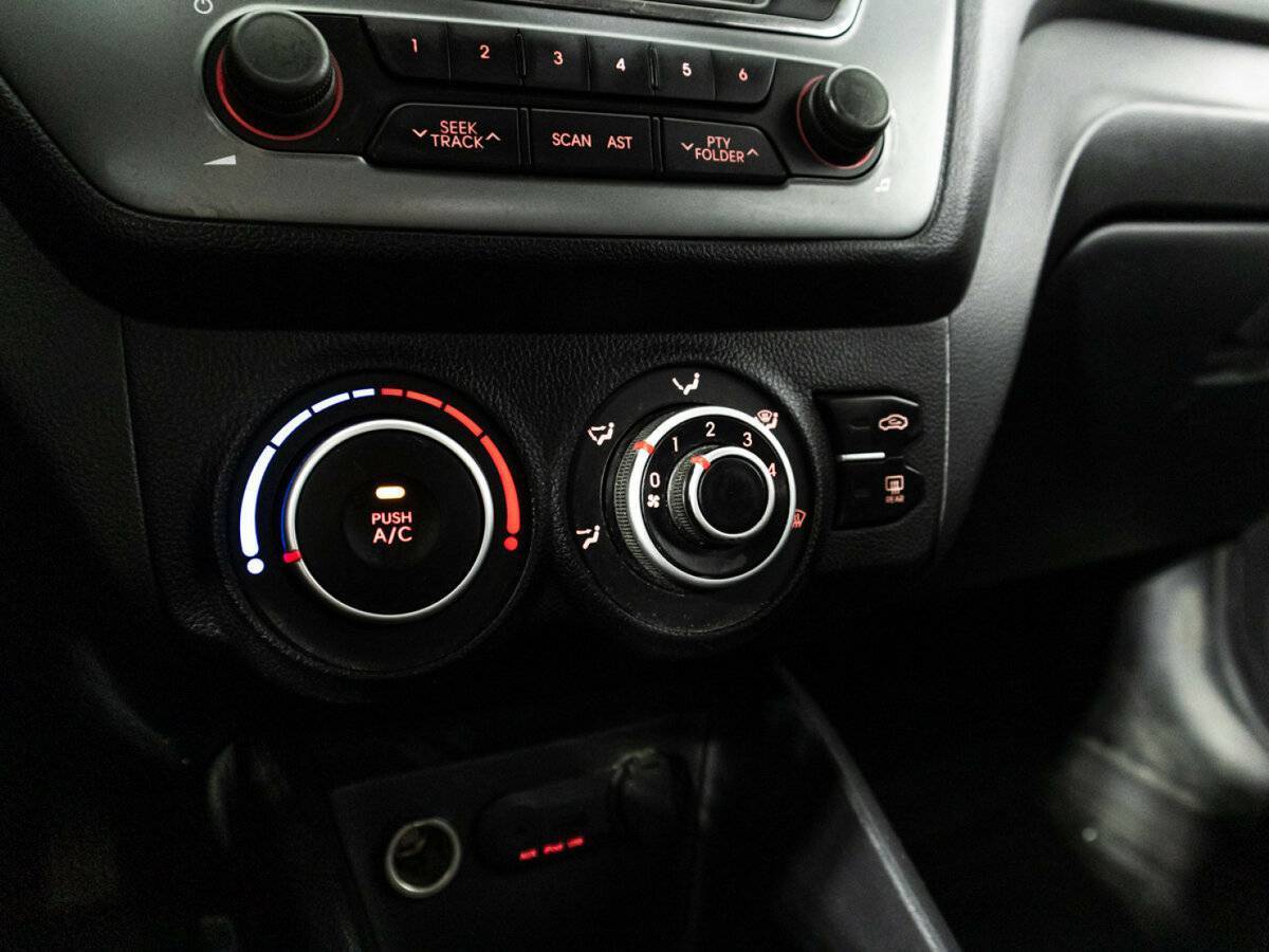 Kia Rio 2014 года с пробегом. Фото: #14