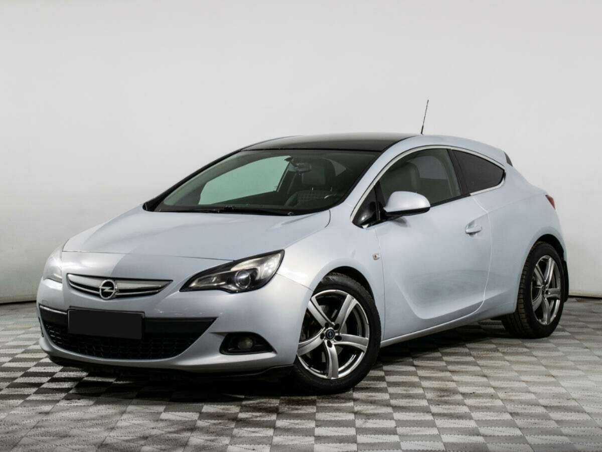Opel Astra 2012 года с пробегом. Посмотреть фото