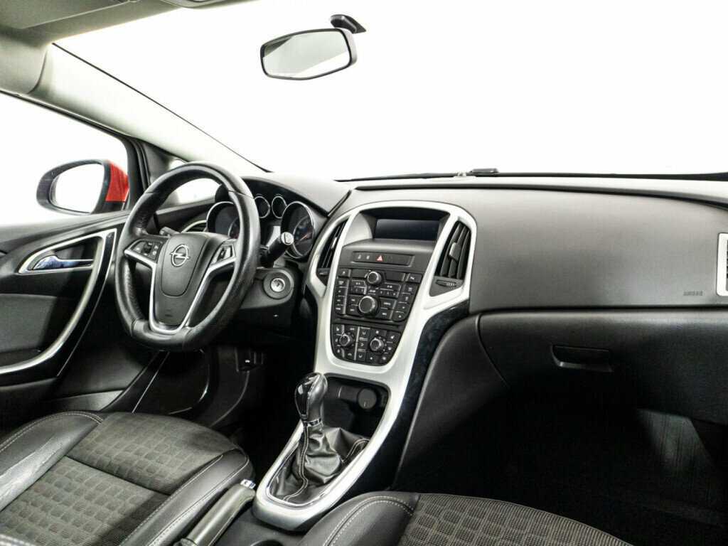 Opel Astra 2012 года с пробегом. Фото: #8
