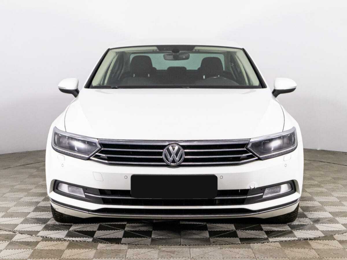 Volkswagen Passat 2017 года с пробегом. Фото: #1