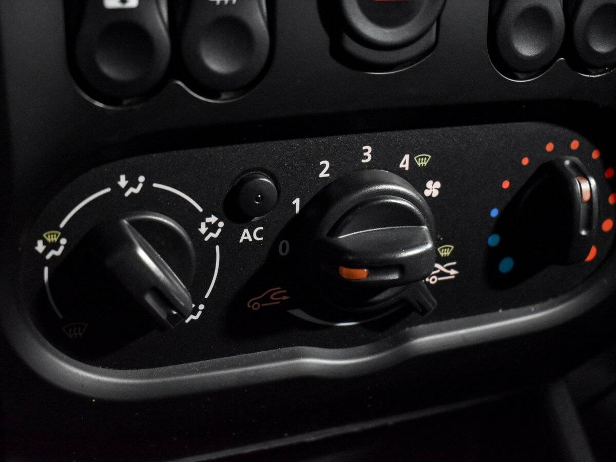 Nissan Almera 2013 года с пробегом. Фото: #16