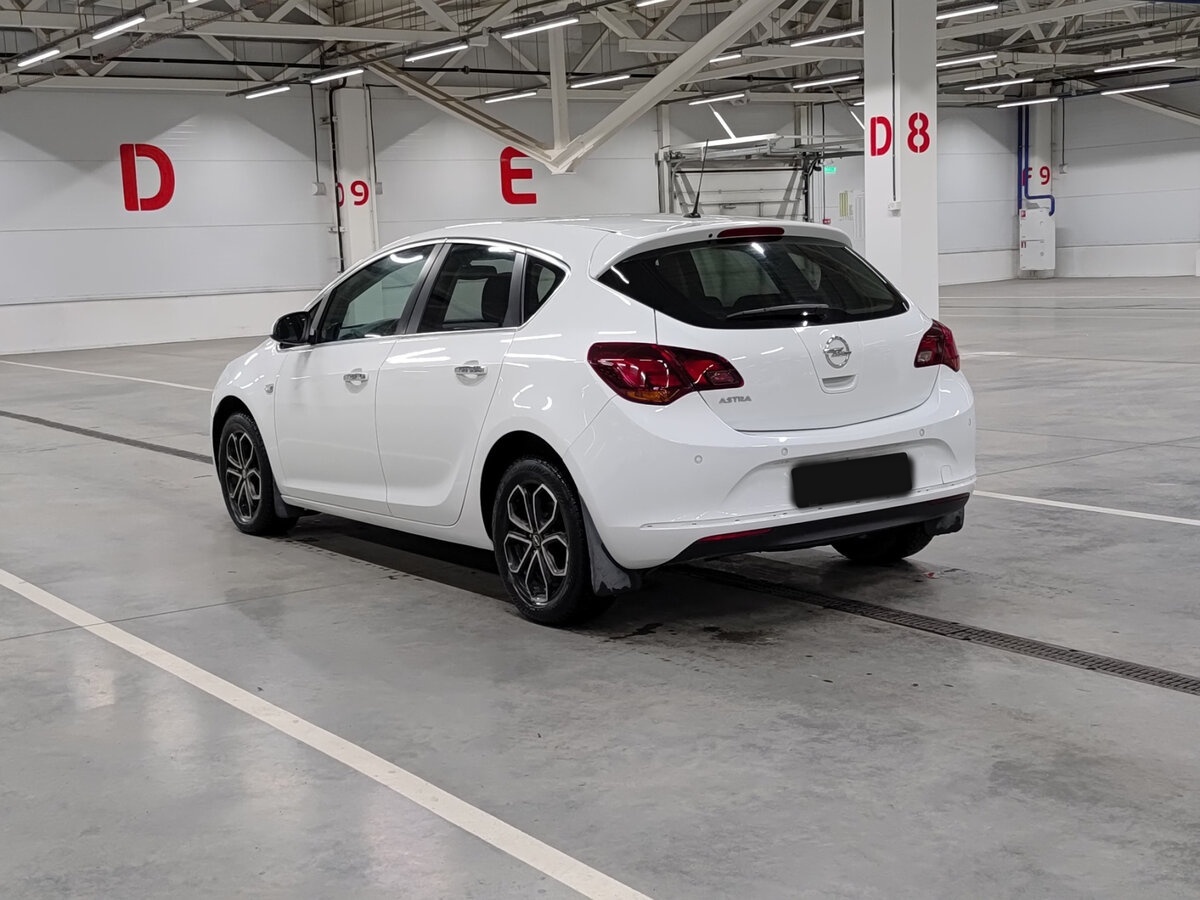 Opel Astra 2013 года с пробегом. Фото: #6
