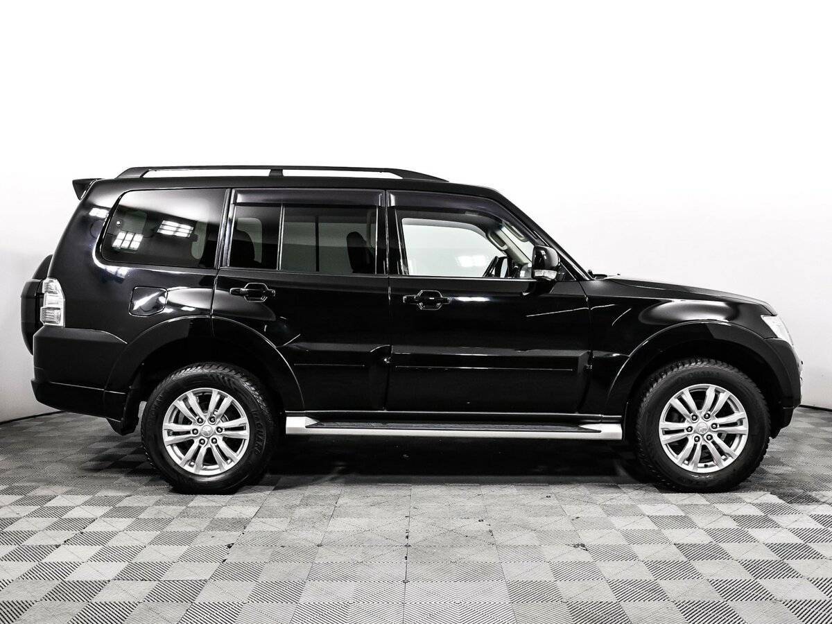 Mitsubishi Pajero 2015 года с пробегом. Фото: #3