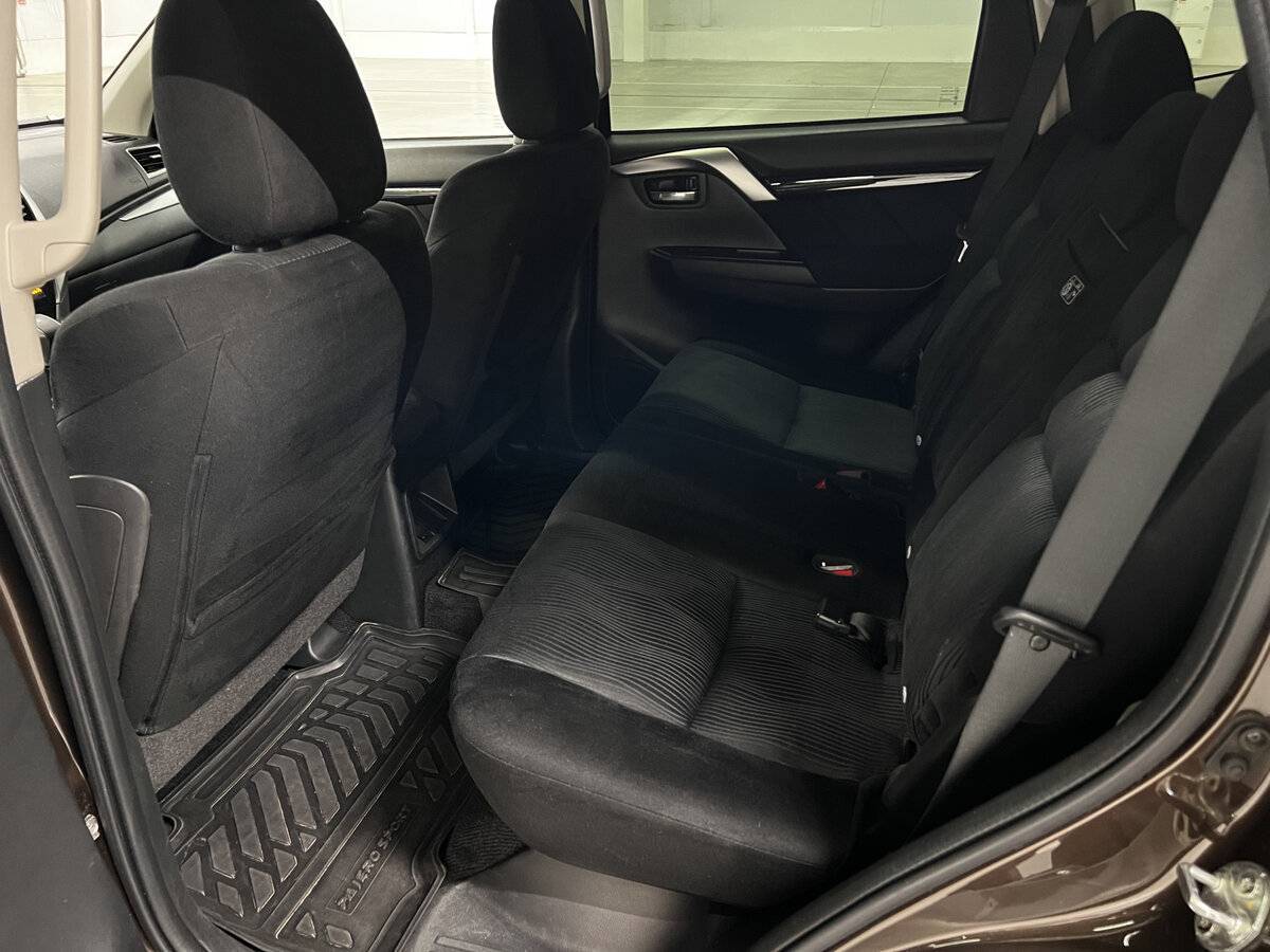 Mitsubishi Pajero Sport 2018 года с пробегом. Фото: #10
