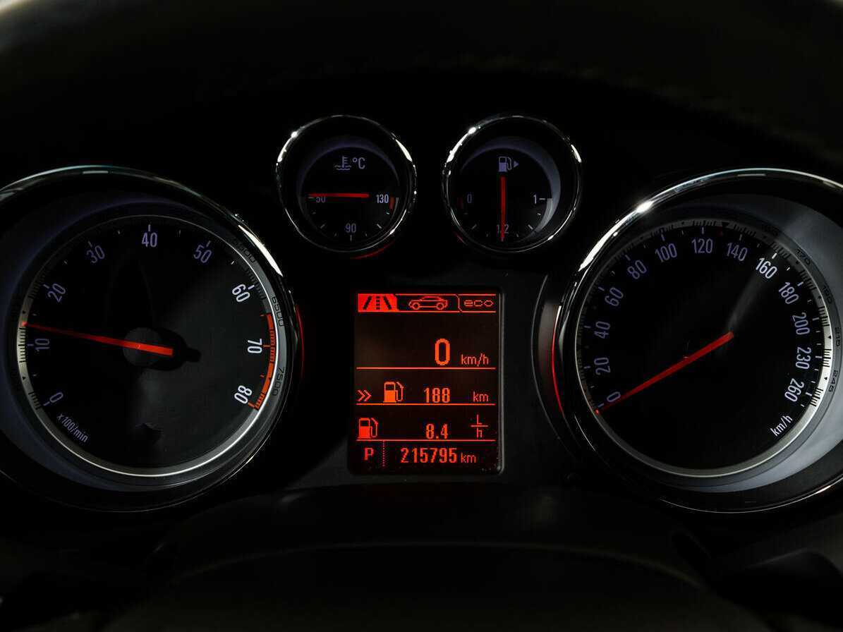 Opel Insignia 2013 года с пробегом. Фото: #12