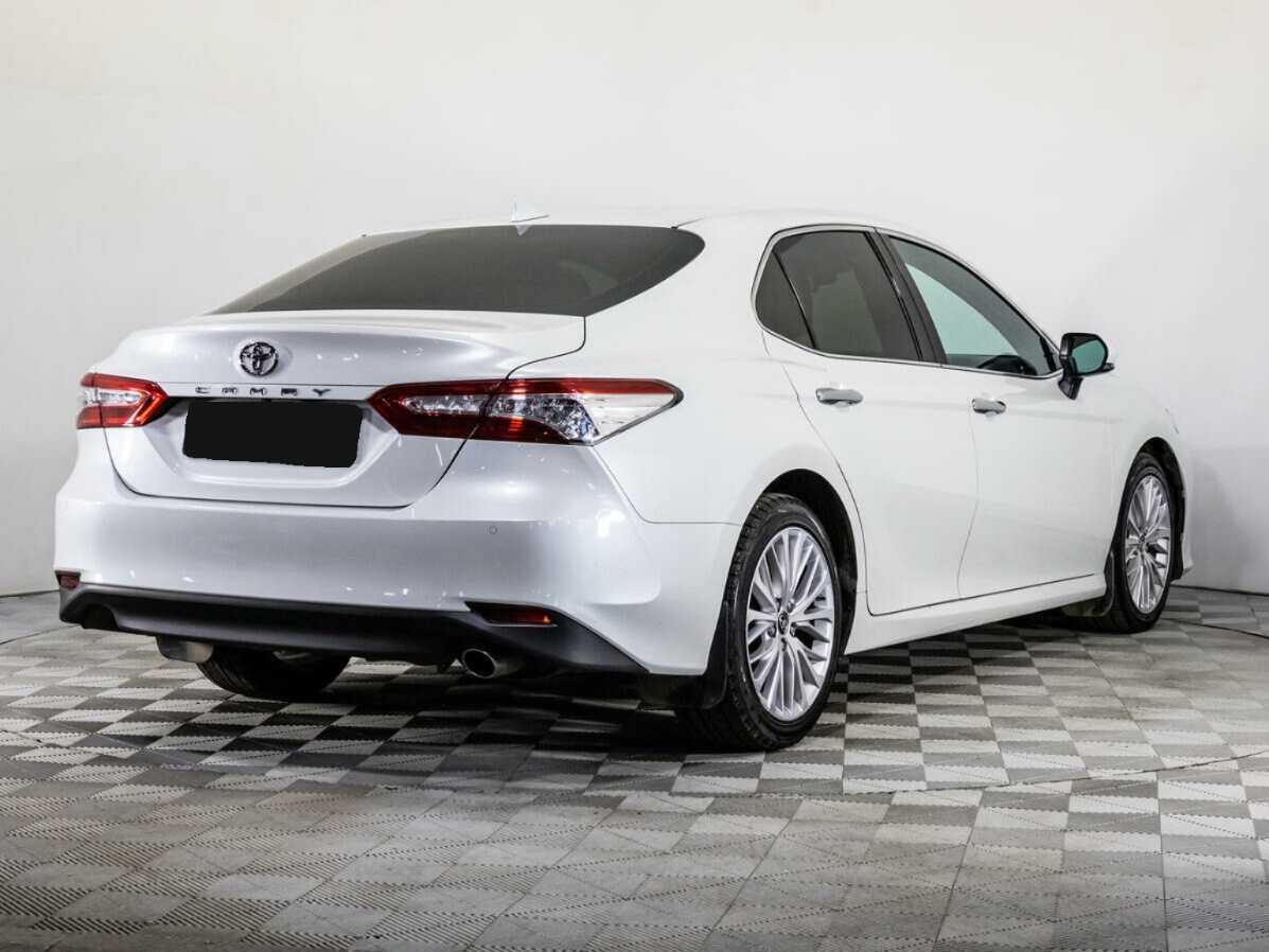 Toyota Camry 2018 года с пробегом. Фото: #3