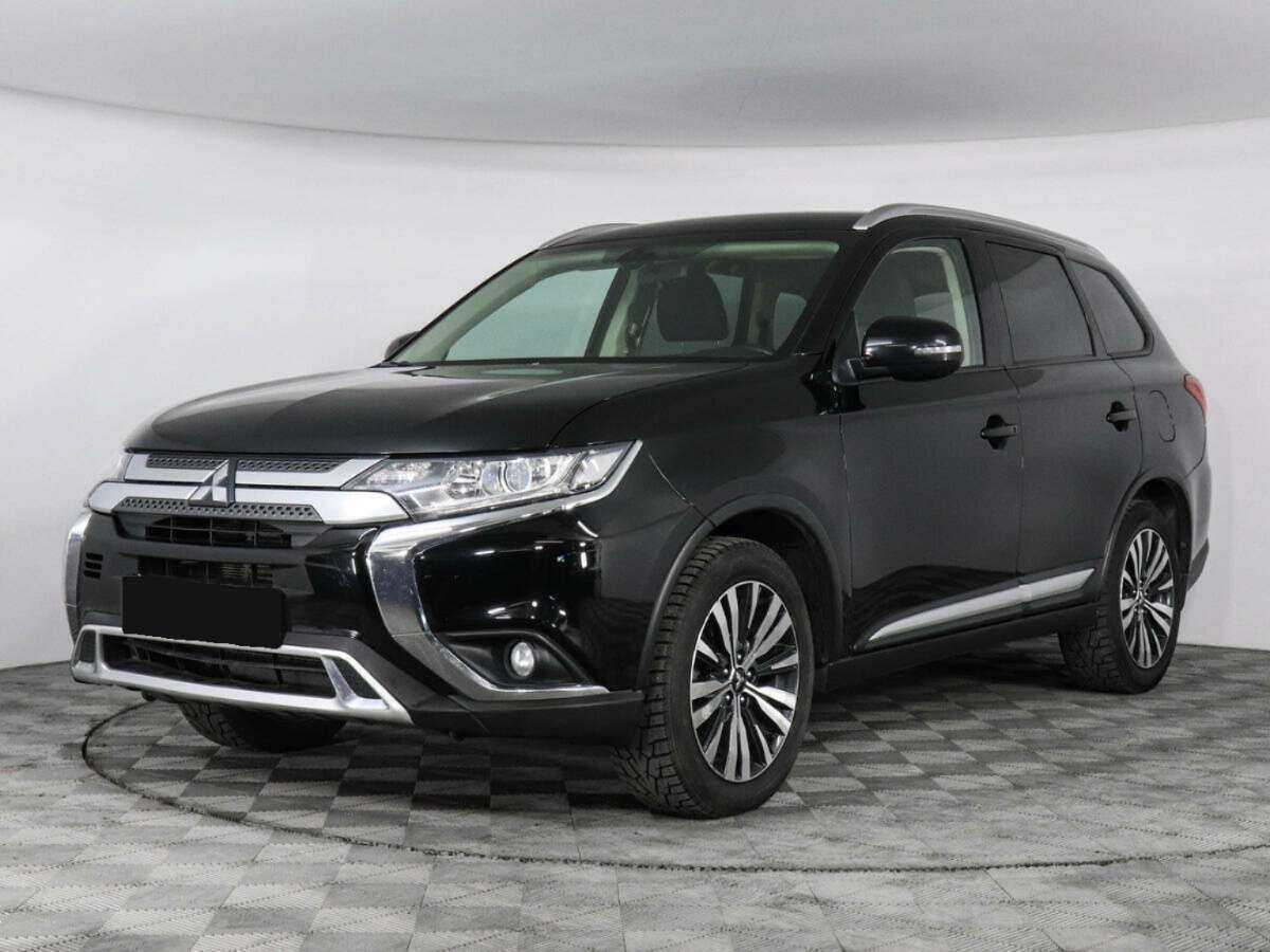 Mitsubishi Outlander 2018 года с пробегом. Посмотреть фото