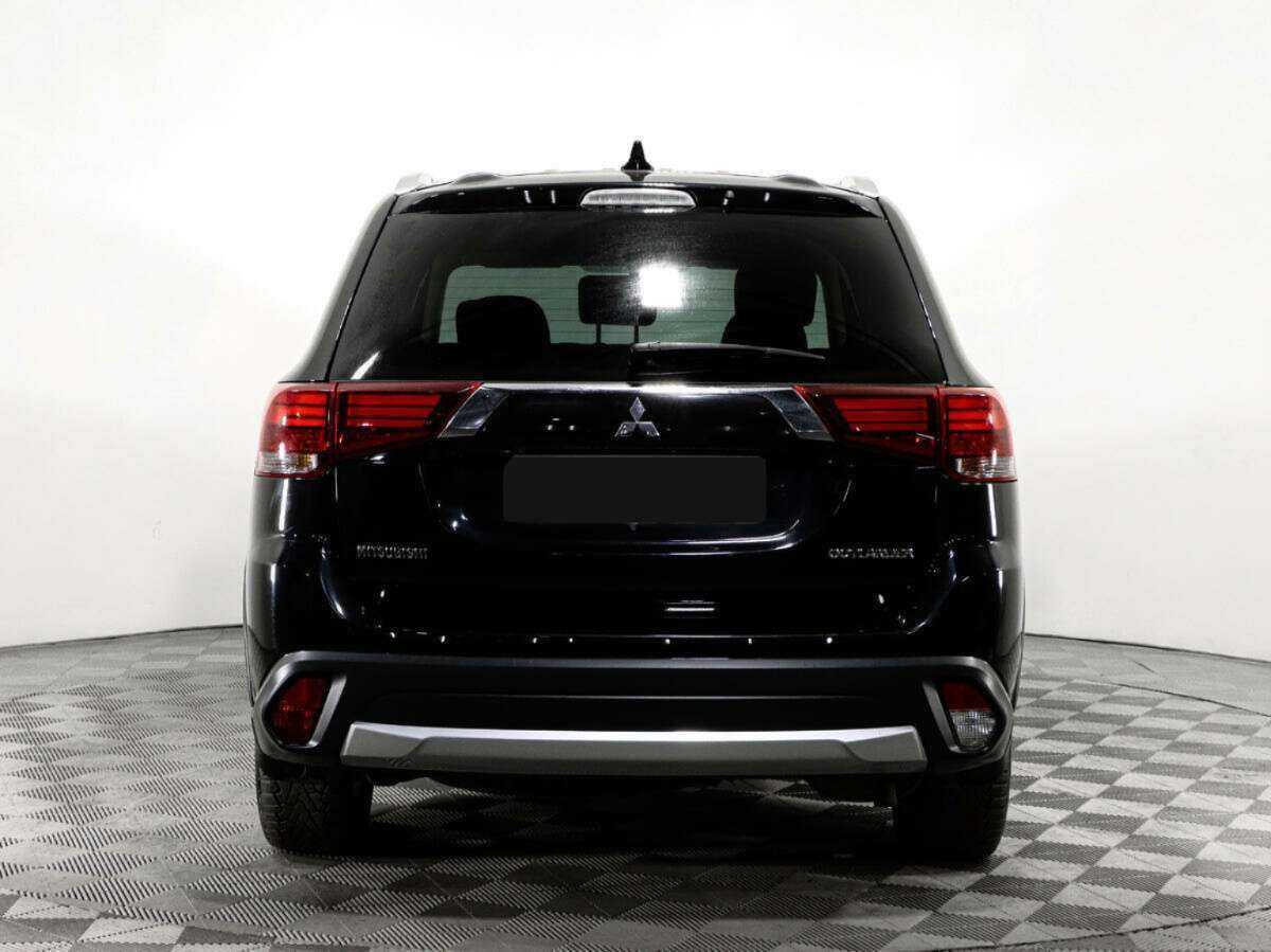 Mitsubishi Outlander 2018 года с пробегом. Фото: #4