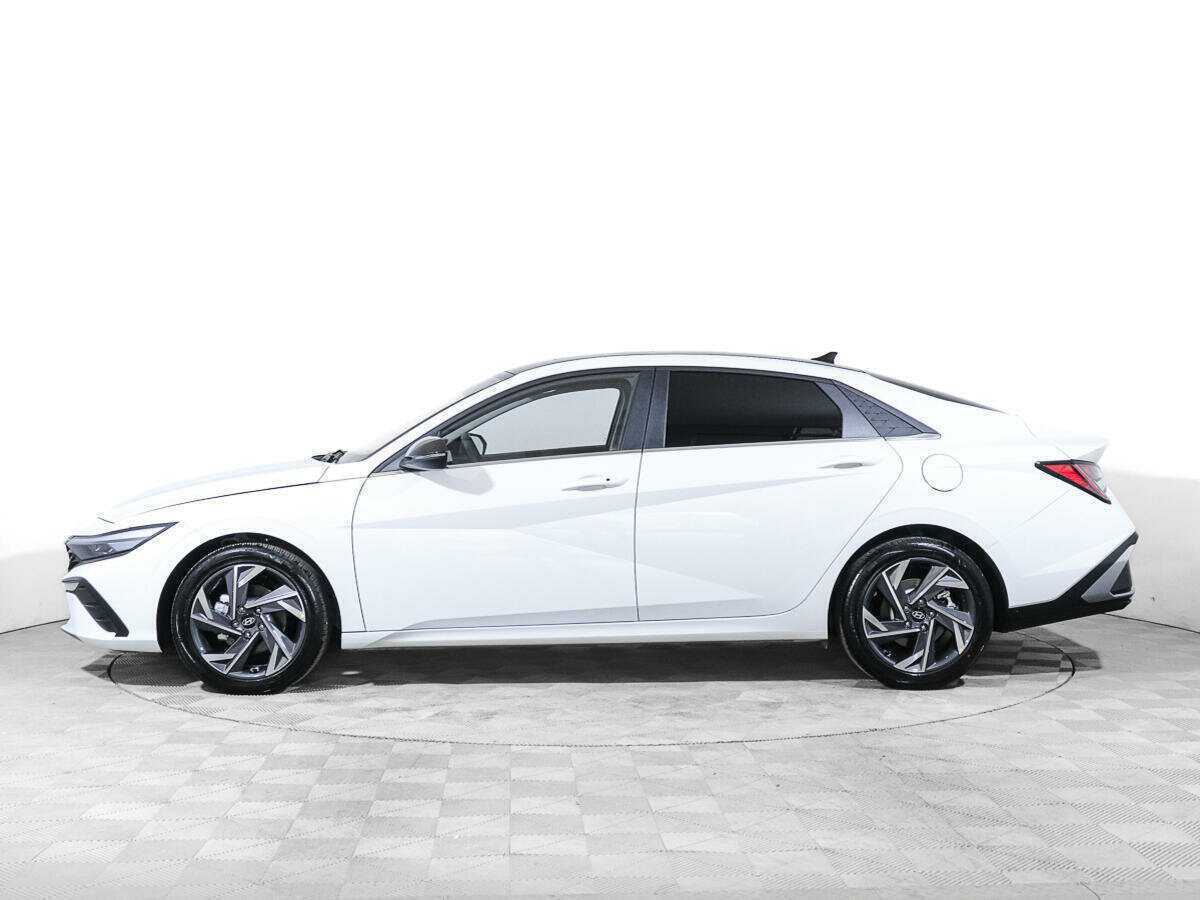 Hyundai Elantra 2024 года с пробегом. Фото: #6
