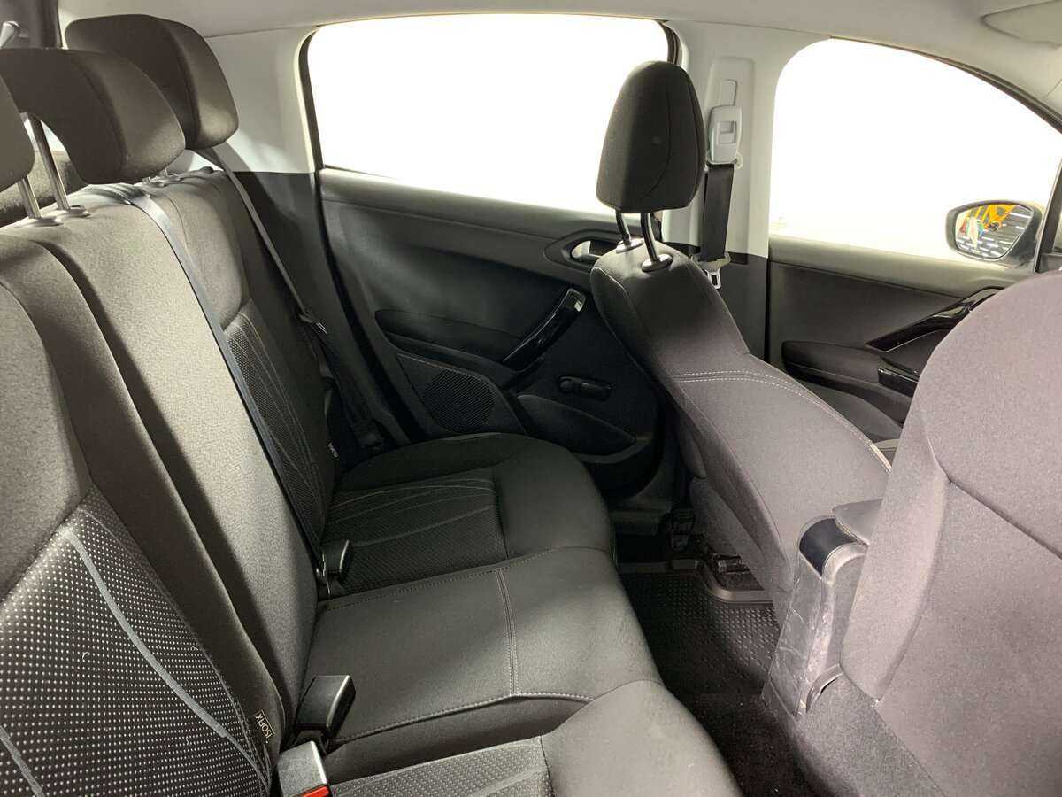 Peugeot 208 2013 года с пробегом. Фото: #14