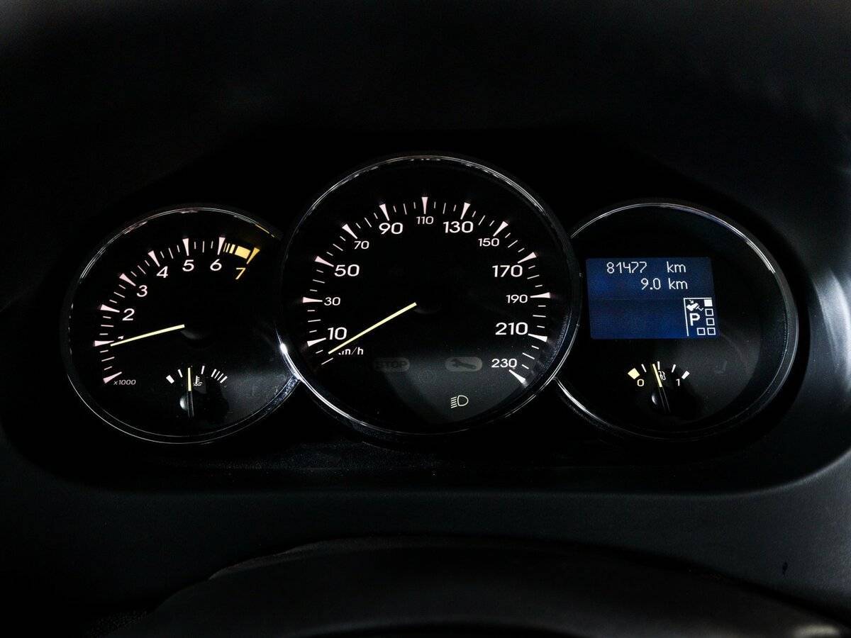 Renault Fluence 2012 года с пробегом. Фото: #8