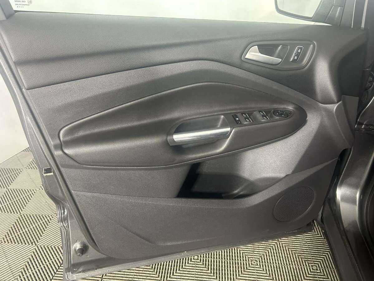 Ford Kuga 2015 года с пробегом. Фото: #7