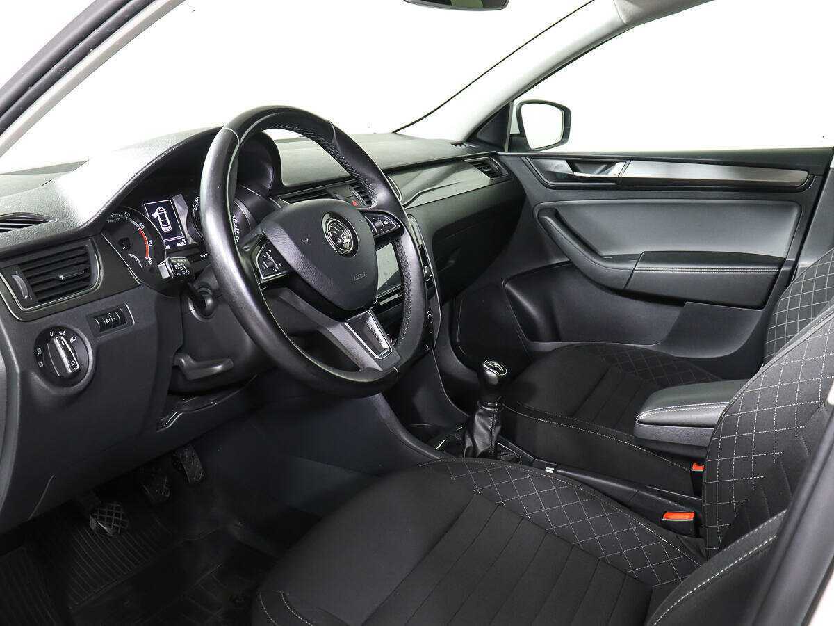 Skoda Rapid 2018 года с пробегом. Фото: #12