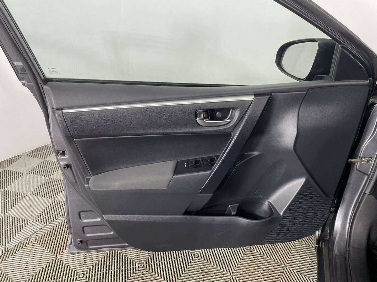 Toyota Corolla 2017 года с пробегом. Фото: #7