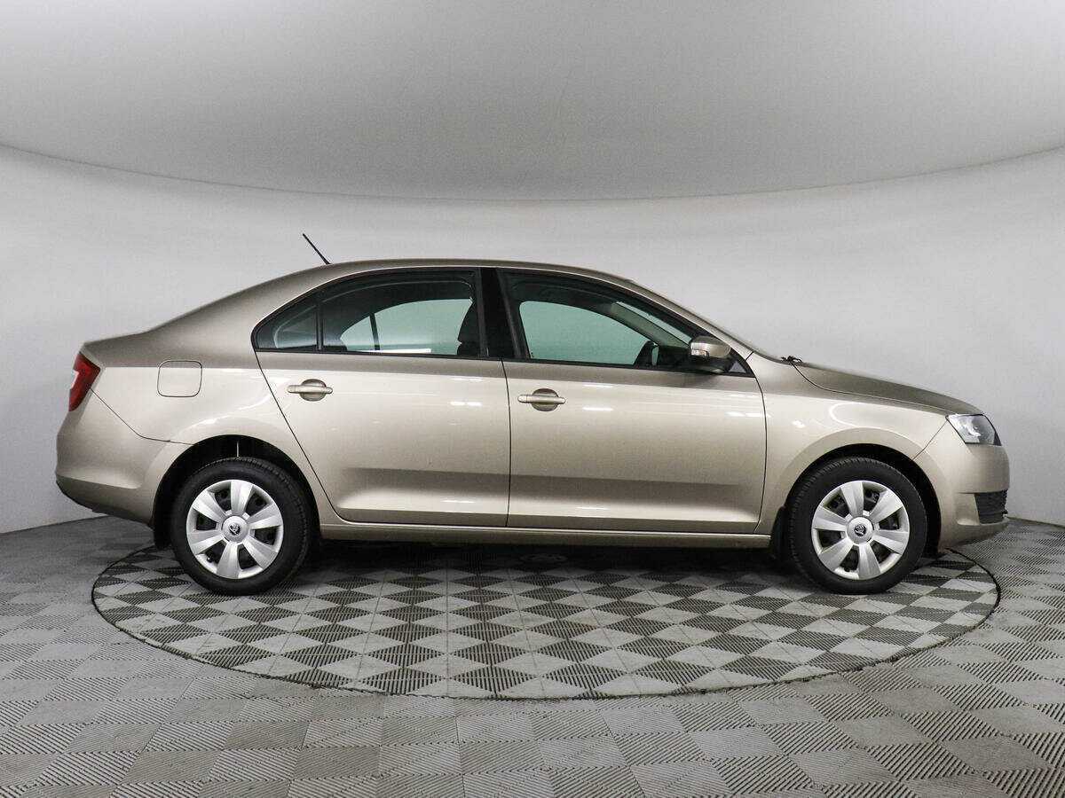 Skoda Rapid 2018 года с пробегом. Фото: #3