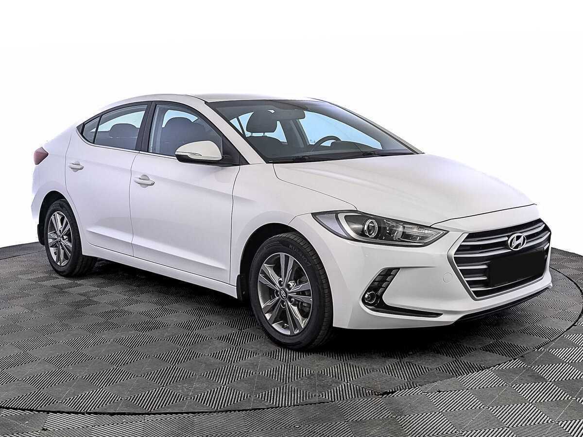 Hyundai Elantra 2018 года с пробегом. Фото: #2