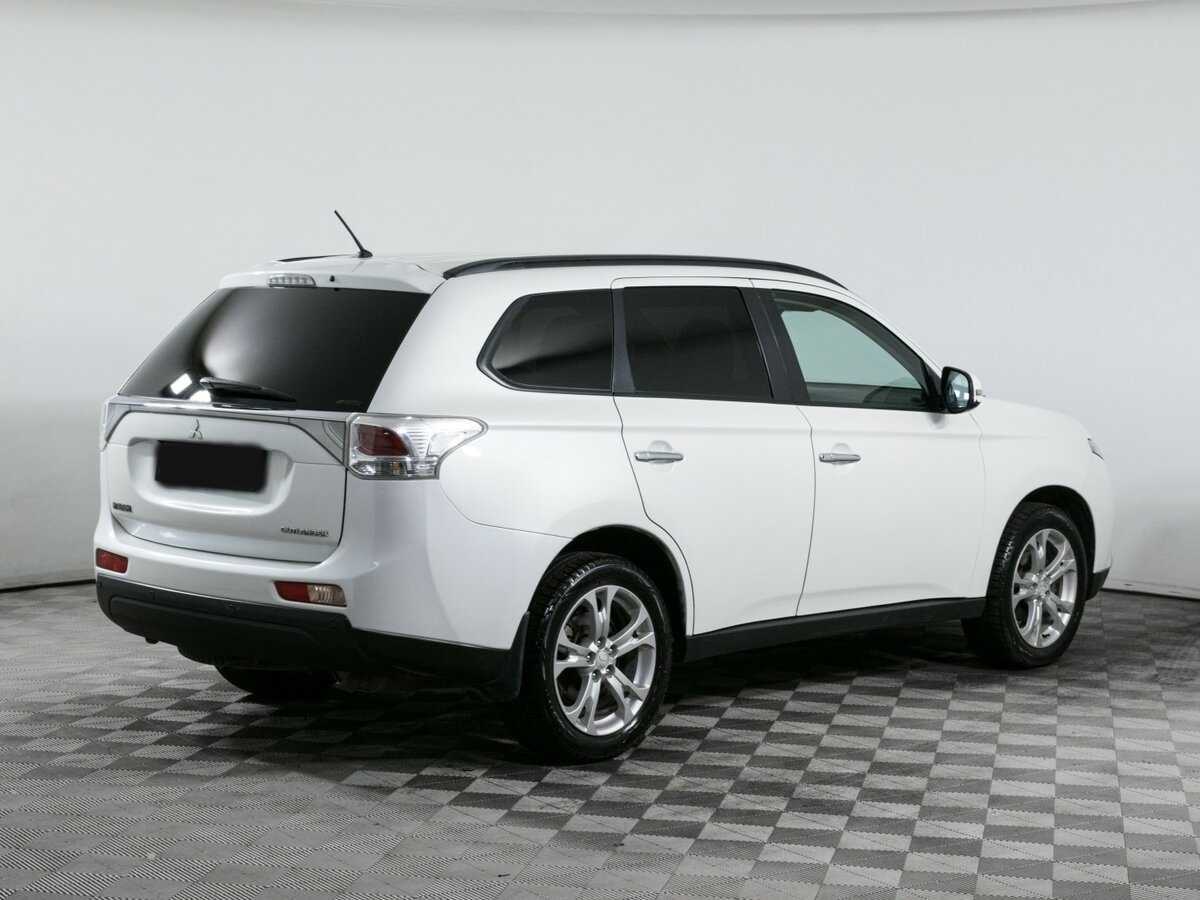 Mitsubishi Outlander 2013 года с пробегом. Фото: #3