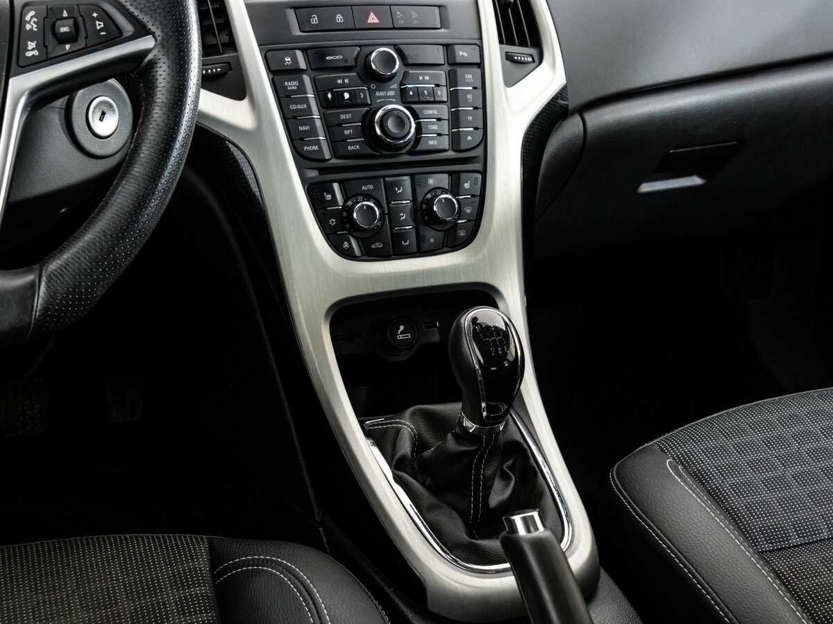 Opel Astra 2012 года с пробегом. Фото: #10