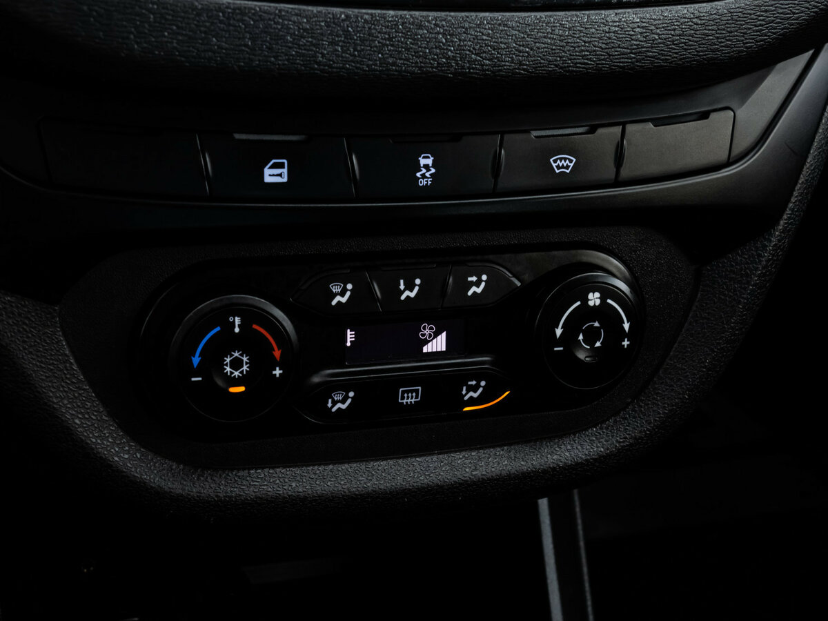 Lada (ВАЗ) Vesta 2018 года с пробегом. Фото: #10