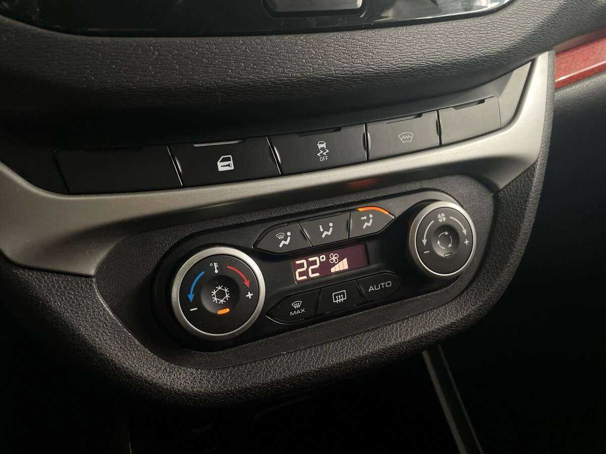 Lada (ВАЗ) Vesta 2018 года с пробегом. Фото: #14