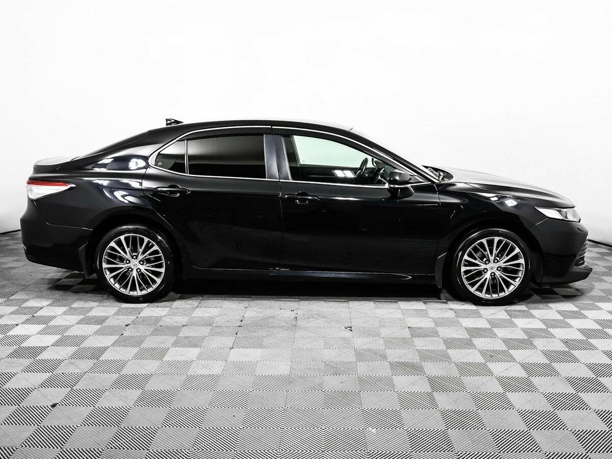 Toyota Camry 2019 года с пробегом. Фото: #3
