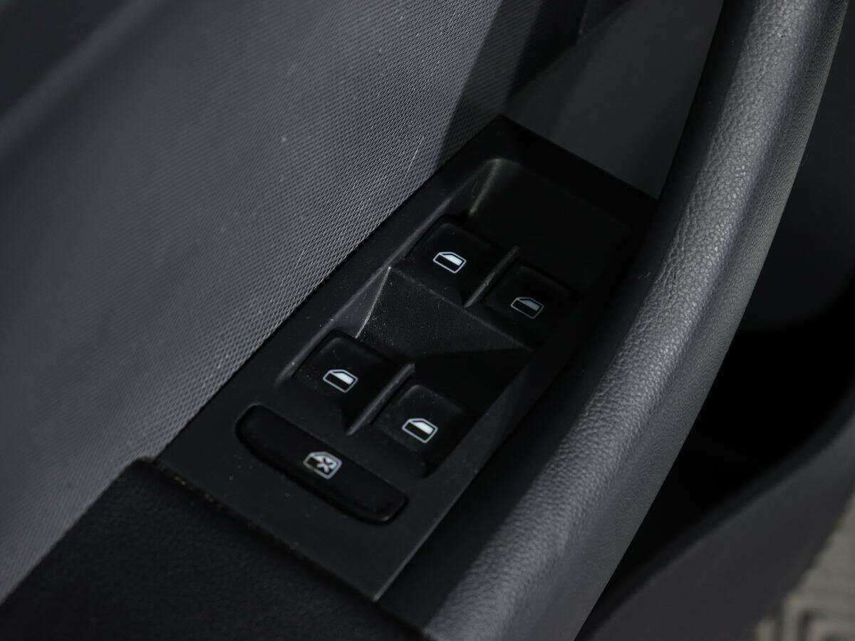 Skoda Rapid 2014 года с пробегом. Фото: #14