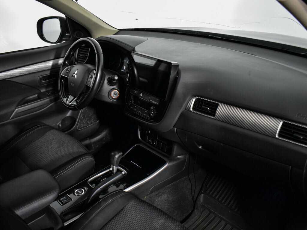 Mitsubishi Outlander 2017 года с пробегом. Фото: #12