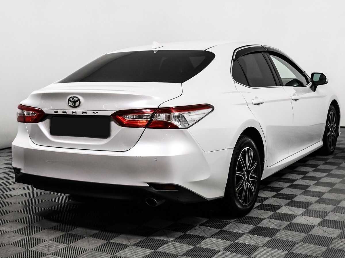 Toyota Camry 2018 года с пробегом. Фото: #4